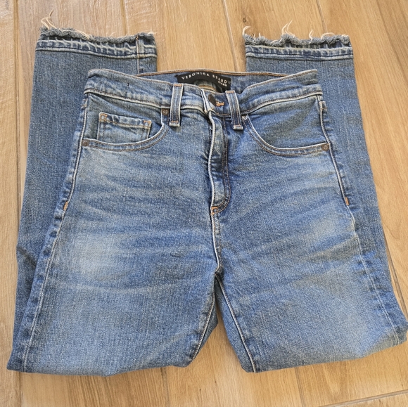 Veronica Beard Denim - Veronica Beard Ines Girlfriend Cropped Jeans, 24